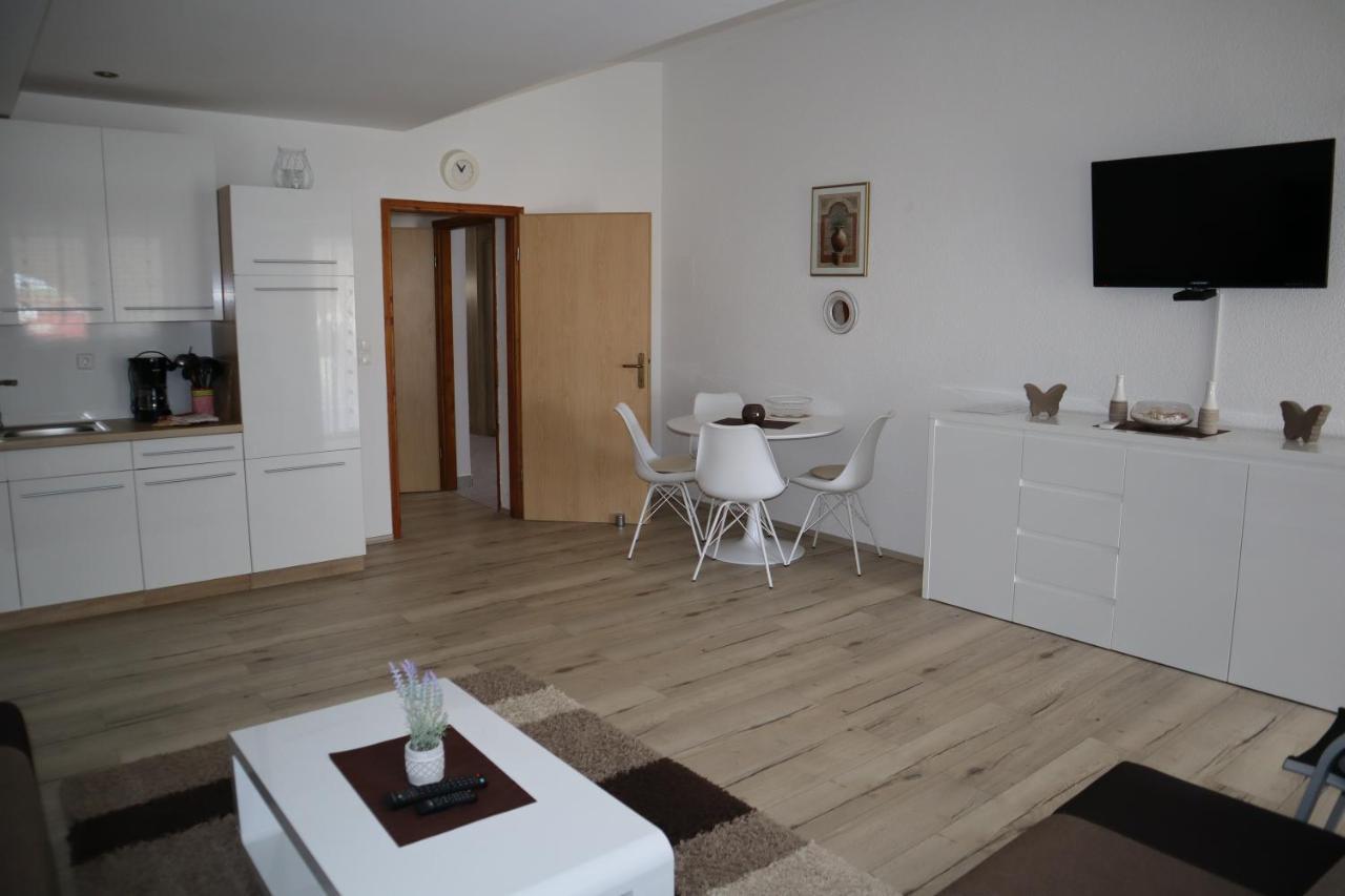 Apartmani Sanja วีร์ ภายนอก รูปภาพ