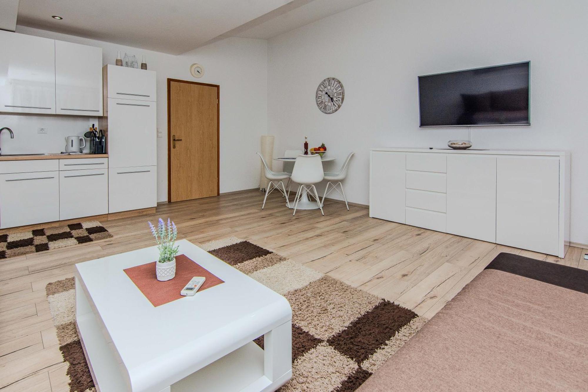 Apartmani Sanja วีร์ ภายนอก รูปภาพ