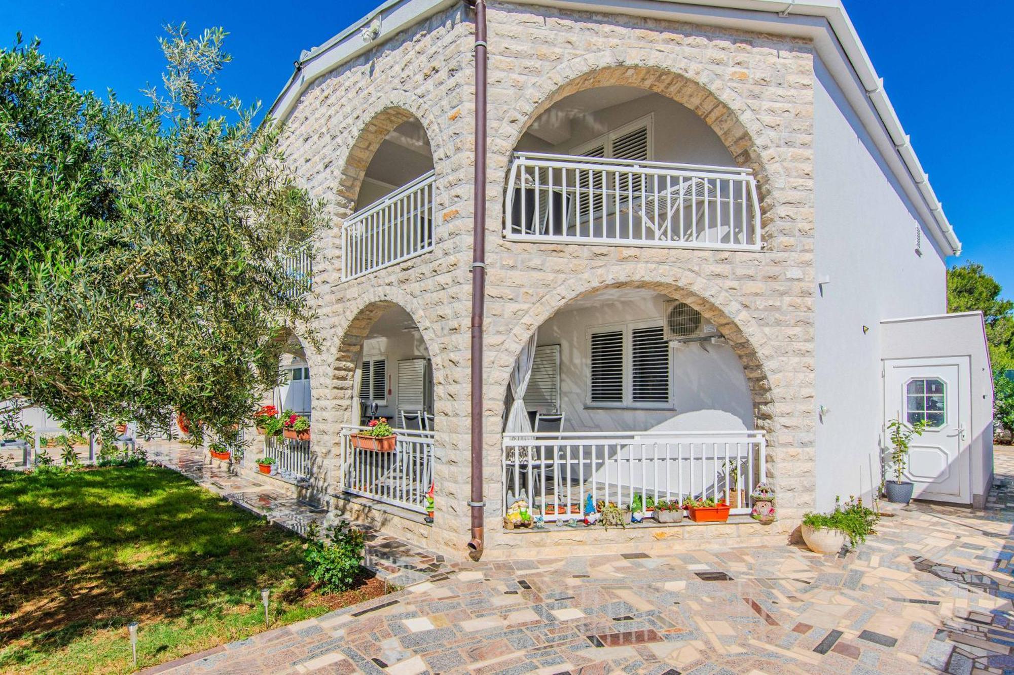 Apartmani Sanja วีร์ ภายนอก รูปภาพ