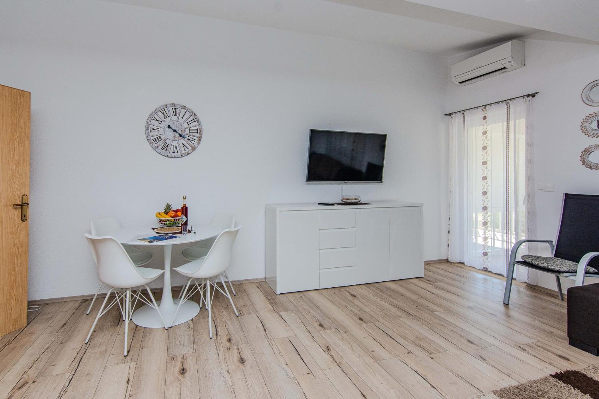 Apartmani Sanja วีร์ ภายนอก รูปภาพ